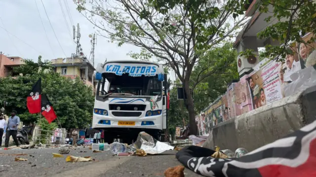 அதிமுக அலுவலகத்துக்கு சீல்
