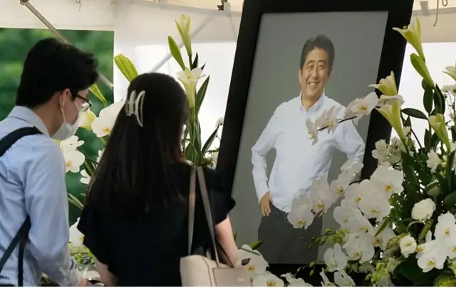 Ndị bịara mgbaru maka ọnwụ Abe