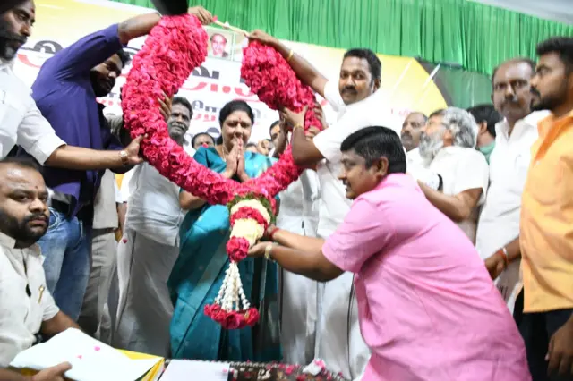 சசிகலா