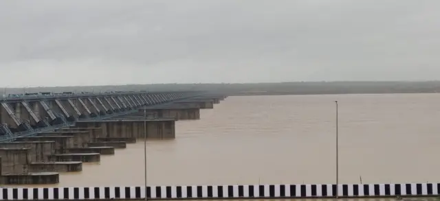 కాళేశ్వరం మేడిగడ్డ బ్యారేజ్