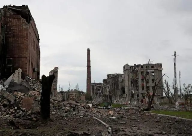 Wanajeshi wa Urusi wanaendelea kupiga roketi huko Donbas.