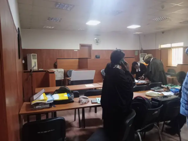 Lawyers dey inside court wia dem go deliver judgement on Baba Ijesha case