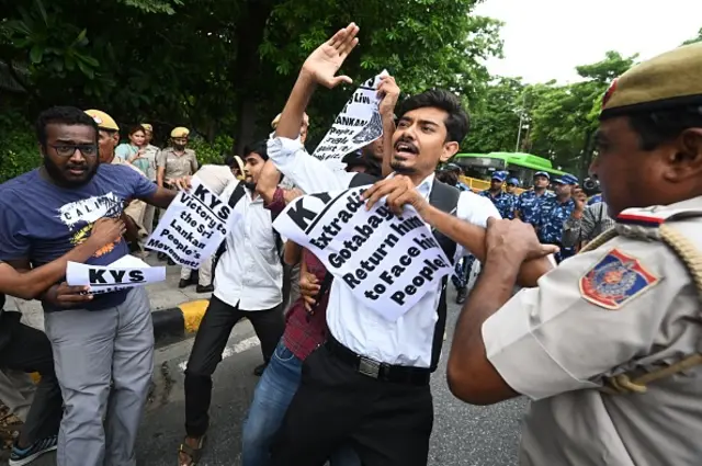 இலங்கை போராட்டம்