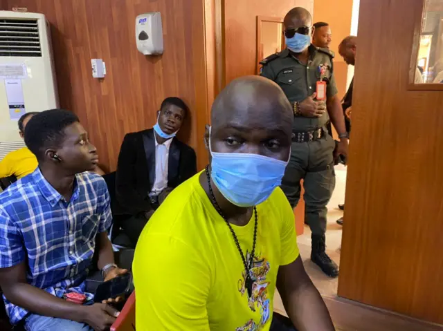 In fotos: Baba Ijesha arrive for court on judgement day