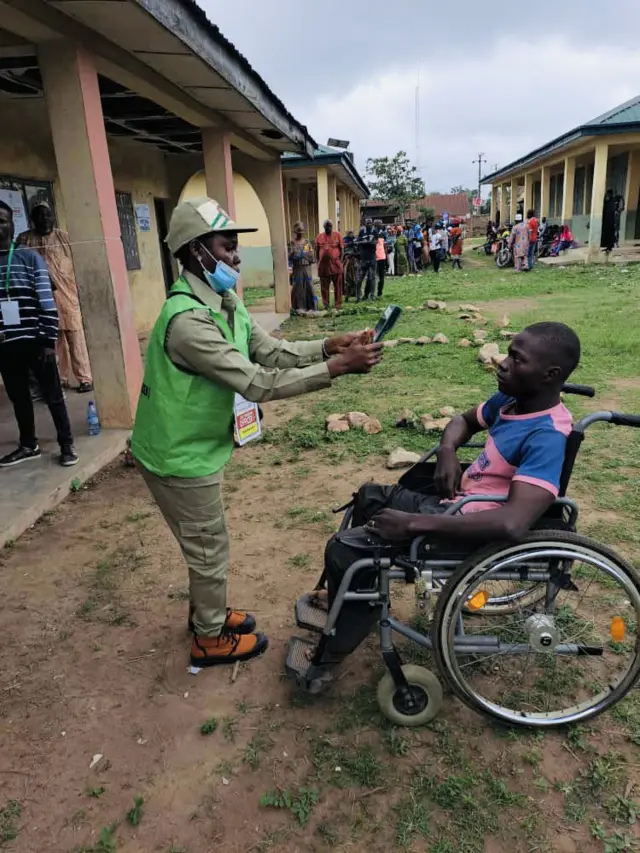 Pesin wey dey live with disability dey ready to vote