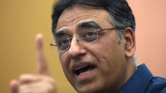 اسد عمر