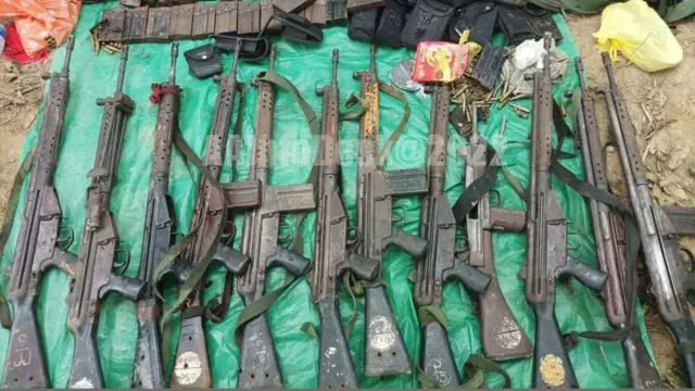 မောင်းတောမြို့နယ်ထဲမှာဖြစ်တဲ့ မနေ့ ဇူလိုင်လ ၁၈ ရက်တုန်းက တိုက်ပွဲမှာ သိမ်းမိတဲ့ စစ်ကောင်စီတပ်ဖွဲ့ဝင်တွေရဲ့ လက်နက်တွေဆိုပြီး အေအေက သတင်းထုတ်ပြန်