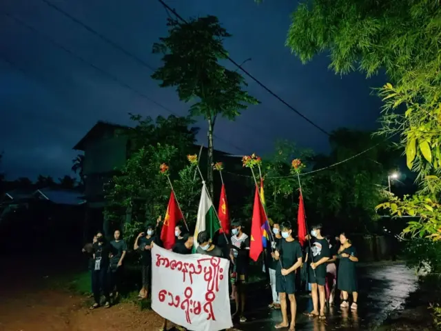 သရက်ချောင်းမြို့နယ်က လူငယ့်သပိတ်