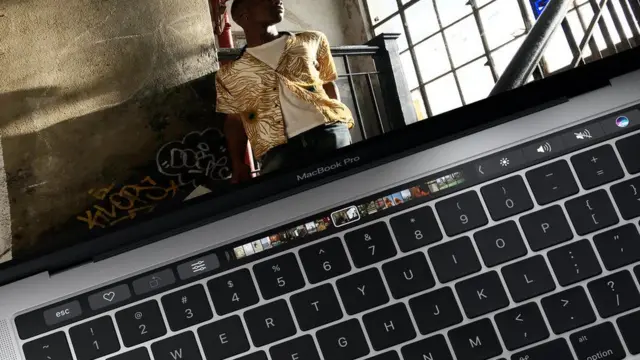 Dis Apple Keyboard cos whala.