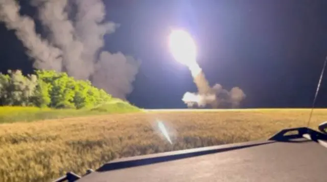 Залп HIMARS