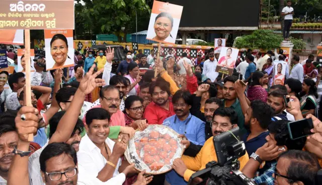 ద్రౌపది విజయంపై ఒడిశాలో బీజేపీ సంబరాలు