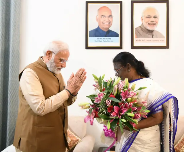 రాష్ట్రపతిగా ఎన్నికైన ద్రౌపది ముర్ముతో ప్రధాని నరేంద్ర మోదీ