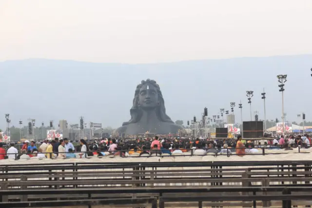 ஈஷா மையம்