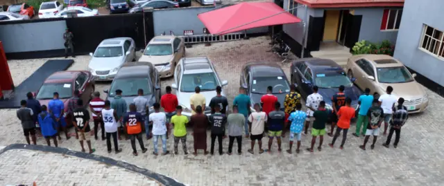 EFCC arrest ex-convict and 32 odas for alleged internet fraud in Ibadan