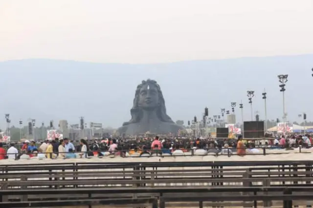 ఈషా యోగ్రా కేంద్రం