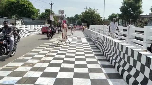 நேப்பியர் பிரிட்ஜ் போல மயிலாடுதுறையில் ஒலிம்பியாட் விழிப்புணர்வு பாலம்