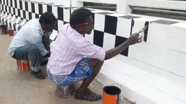 நேப்பியர் பிரிட்ஜ் போல மயிலாடுதுறையில் ஒலிம்பியாட் விழிப்புணர்வு பாலம்