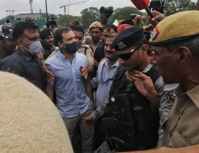 ராகுல் காந்தி கைது