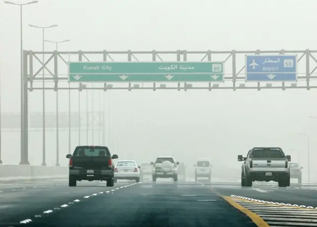 طريق المطار في الكويت