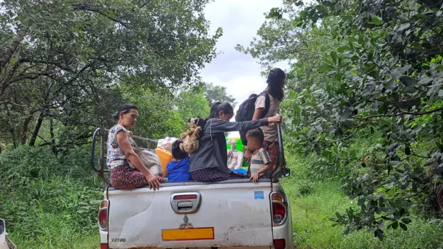 စစ်ကောင်စီတပ်စစ်ကြောင်းကြောင့် တောင်ပျောက်တိုက်နယ်ခံတွေ ဘေးလွတ်ရာ တိမ်းရှောင်နေကြရ