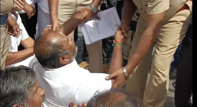 மதுரை அதிமுக போராட்டம்