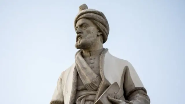 مجسمه فردوسی