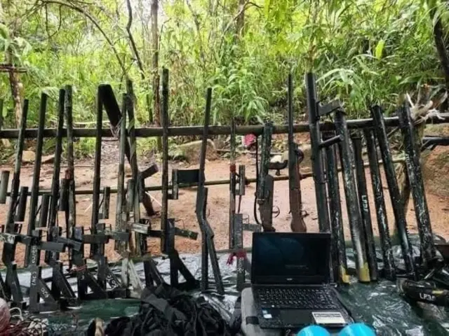 စခန်းအသိမ်းခံရချိန် ပါသွားတဲ့လက်နက်တွေဆိုပြီး လောင်းလုံးပြည်သူ့ကာကွယ်ရေးတပ်ဖွဲ့က သတင်းထုတ်ပြန်ပါတယ်။