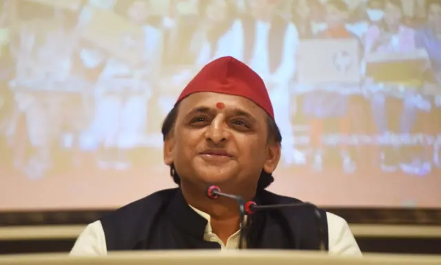 अखिलेश यादव