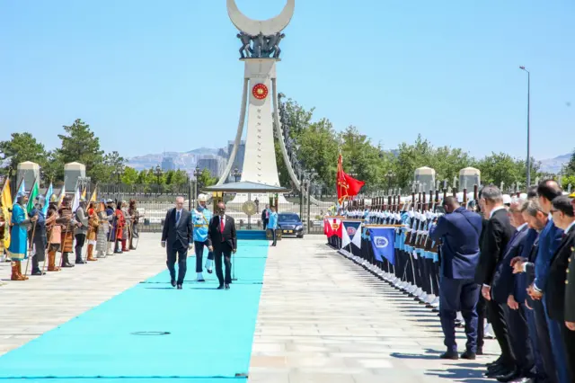 Madaxweynaha Soomaaliya oo lagu soo dhaweeyay Turkiga