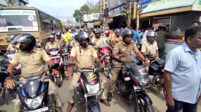 காவல்துறை பேரணி