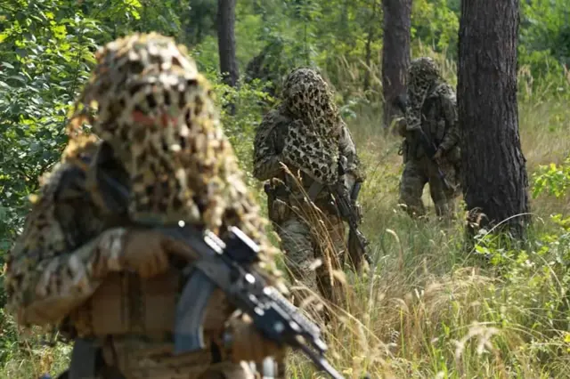 бої