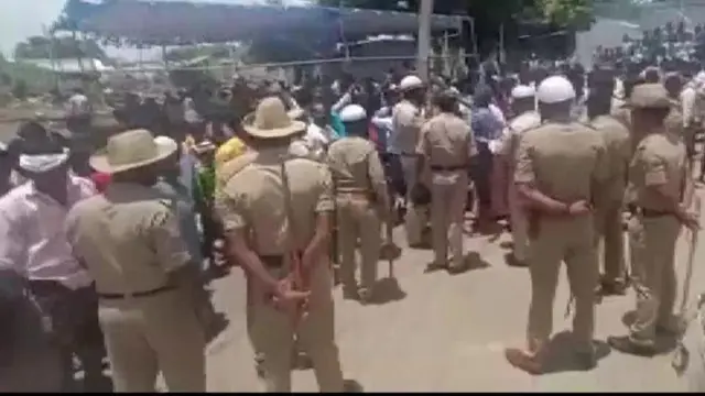 కర్నాటకలో రెండు వర్గాల మధ్య గొడవలు