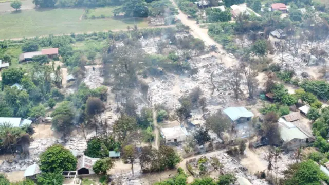 ဒီပဲယင်း၊ မူးကမ်းကြီး ၊ အိမ်ခြေ ၉၀၀ ကျေ်