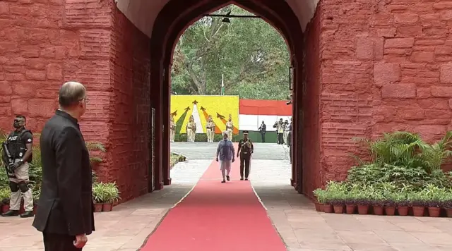प्रधानमंत्री नरेंद्र मोदी