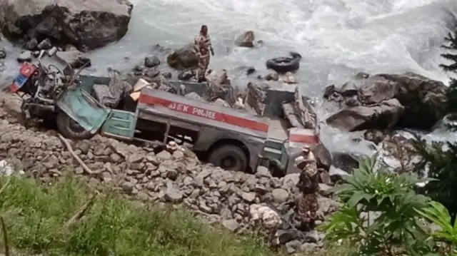 बस दुर्घटना
