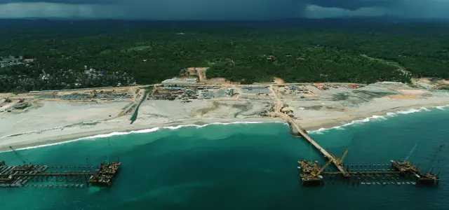 కేరళలో నిర్మాణంలో ఉన్న అదానీ పోర్ట్