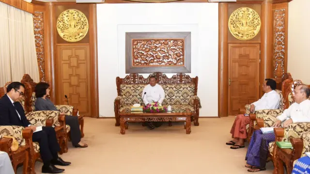 ဦးဝဏ္ဏမောင်လွင်နဲ့မစ္စနိုလင်းဟေဇာတွေ့ဆုံ