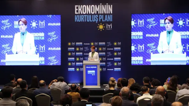akşener