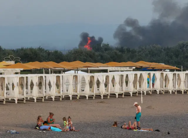 Пляж и последствия взрывов в Новофедоровке
