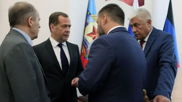 Медведев в Луганске