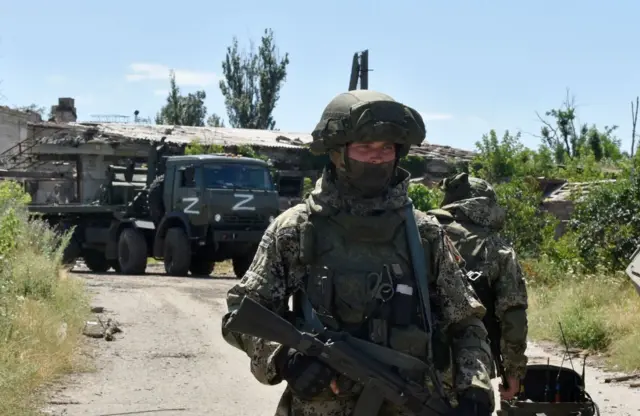 Російський військовий у Маріуполі