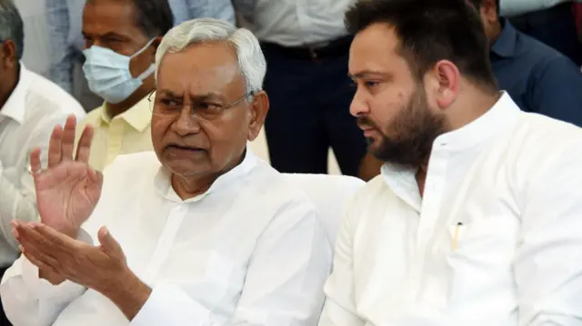 नीतीश कुमार और तेजस्वी यादव