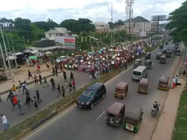 Ndịi ntorọbịa ahụ na-eme ngagharịiwe