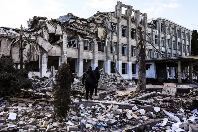 разрушенная школа в Житомире