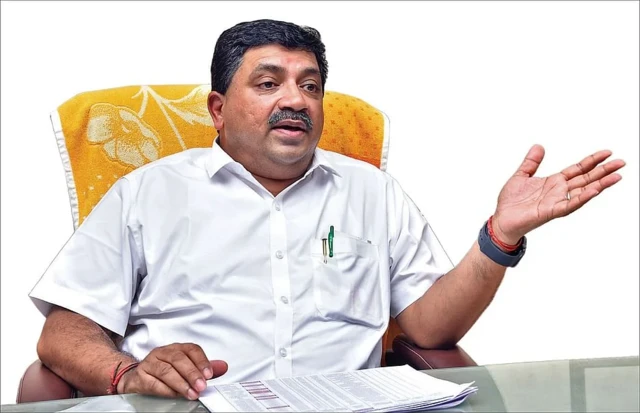 நிதியமைச்சர்