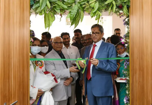 విజయవాడలో కోర్టు భవనాలను ప్రారంభిస్తున్న సీజీఐ