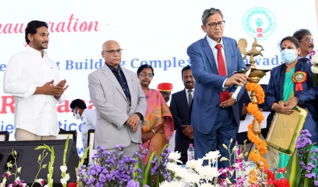 విజయవాడలో కోర్టు భవనాలను ప్రారంభిస్తున్న సీజీఐ