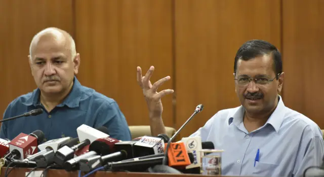 मनीष सिसोदिया और अरविंद केजरीवाल