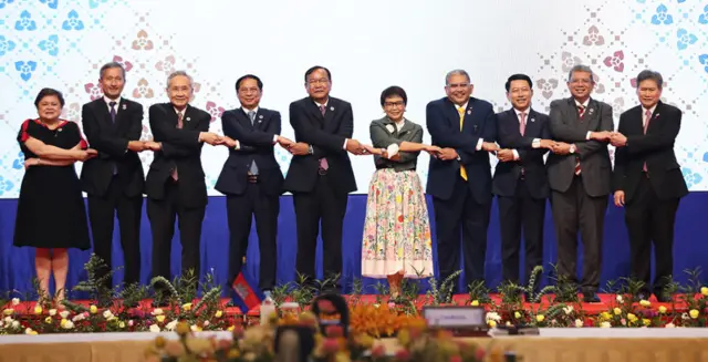 အာဆီယံနိုင်ငံခြားရေးဝန်ကြီးအများစု မျက်နှာစုံညီတွေ့ဆုံကြတာဖြစ်ပါတယ်။