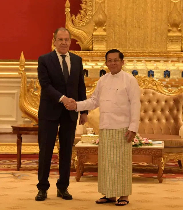 ဗိုလ်ချုပ်မှူးကြီးမင်းအောင်လှိုင်နဲ့ ရုရှားနိုင်ငံခြားရေးဝန်ကြီး